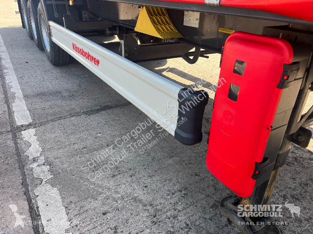 نصف مقطورة Kässbohrer Curtainsider Standard