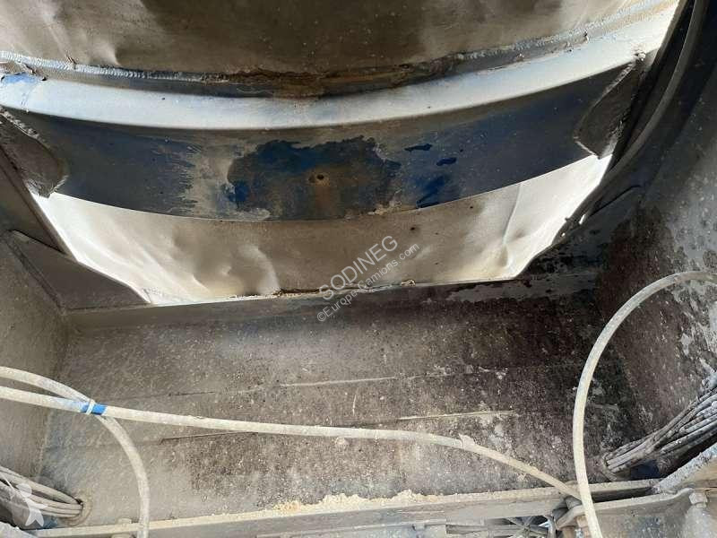 Semi remorque Benalu  3 ESSIEUX