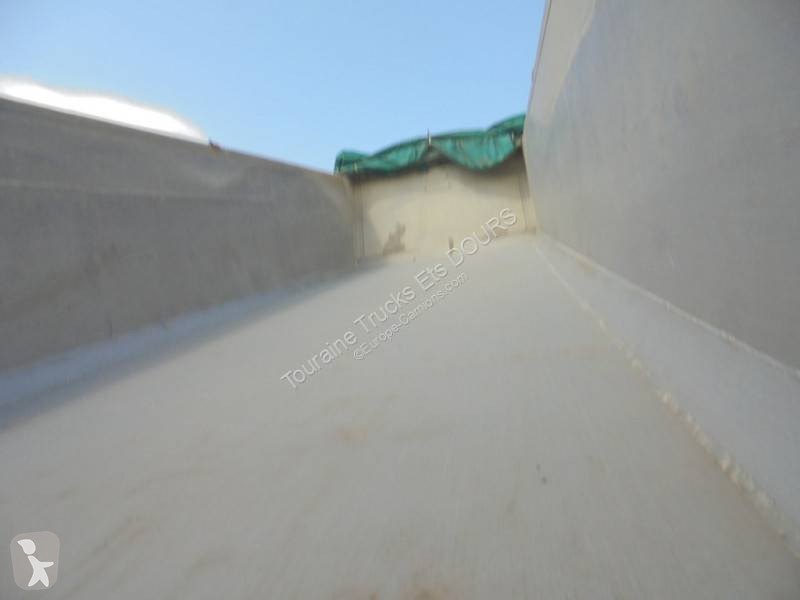 نصف مقطورة Benalu STANDARD
