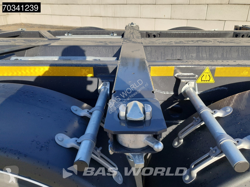 Kässbohrer XS 3 axles NEW Multi 45'ft Lift Axle...