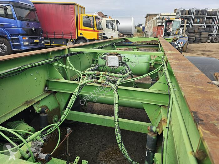 Semitrailer Renders Euro 700 2 axle 20 ft...