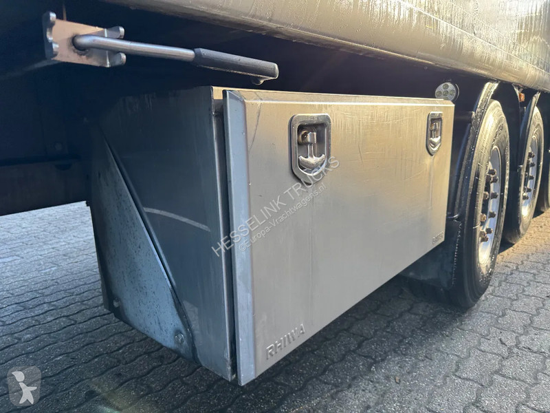 Semitrailer Kraker trailers 92m3 Agrar Steering...
