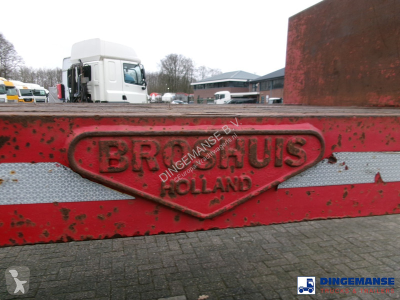 Semiremorca Broshuis 3-axle semi lowbed trailer...