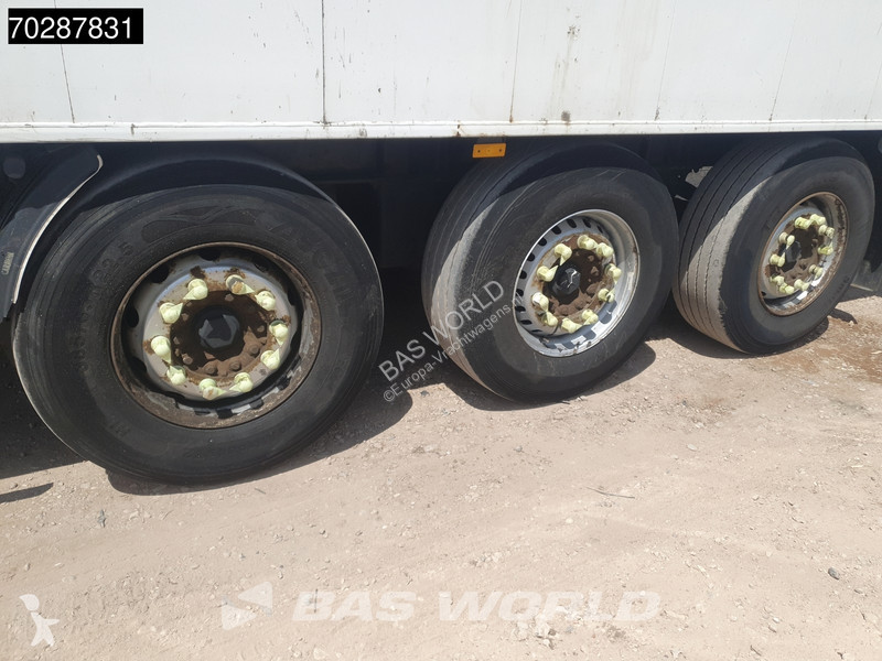 Semiremorca Carnehl CSS/AL 3 axles 8mm Liftachse