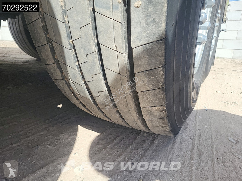 Semiremorca Wielton NS-3 Tailgate Lift Axle