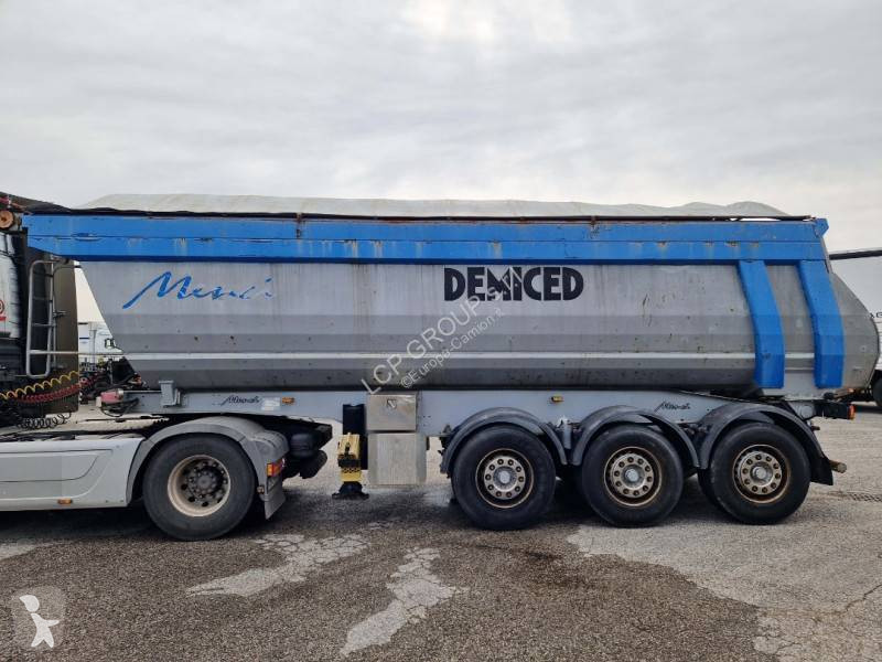 نصف مقطورة Menci SA740R