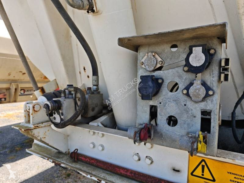 نصف مقطورة Fruehauf