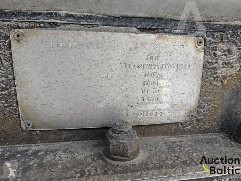 نصف مقطورة Burg BP012-24Z
