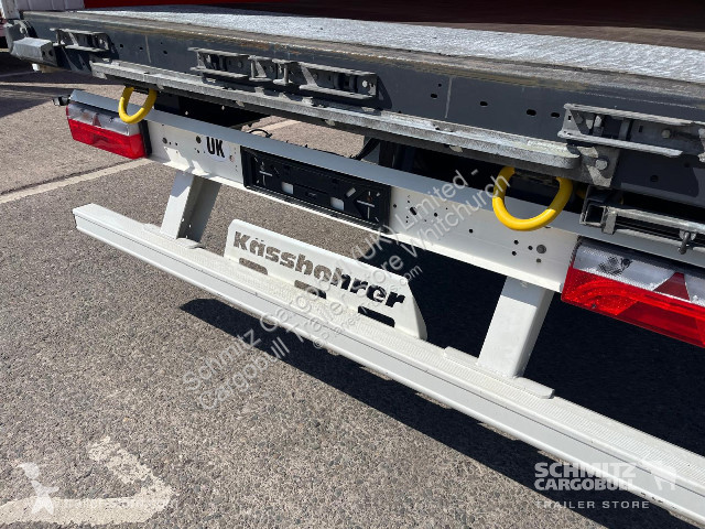 نصف مقطورة Kässbohrer Curtainsider Standard