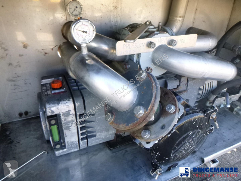 Semirremolque Magyar Vacuum tank inox 30 m3 / 1...