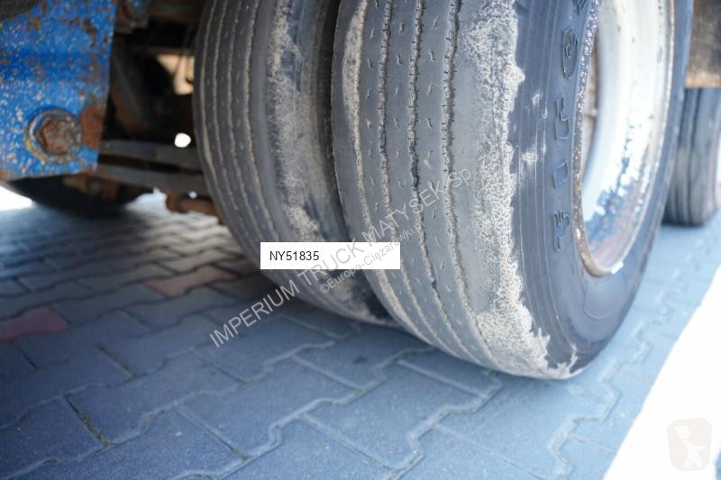 Náves Trax