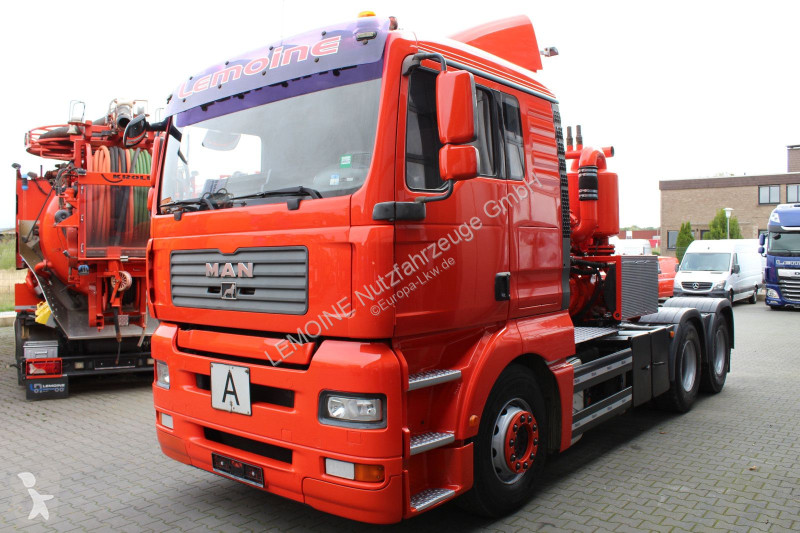 Vrachtwagencombinatie MAN 2-Achs Hellmers 26m3...