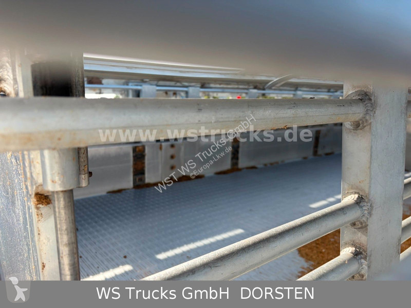 Semitrailer  Finkl  3 Stock Hubdach Typ 2...