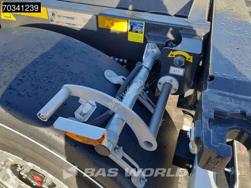 Kässbohrer XS 3 axles NEW Multi 45'ft Lift Axle...