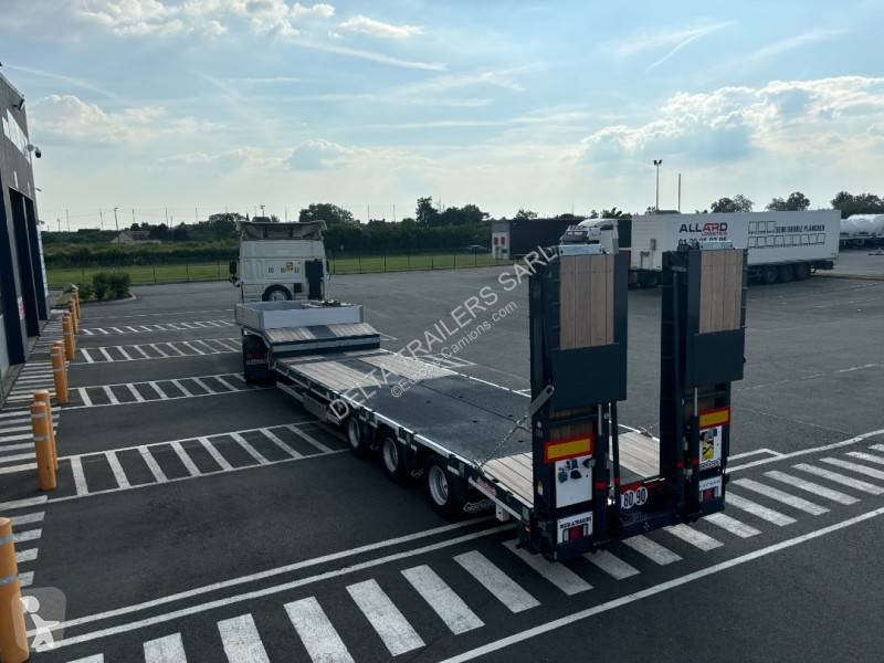 Semitrailer Nooteboom extensible