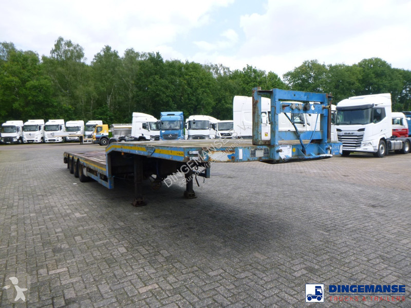 Semiremorca Broshuis 3-axle semi-lowbed trailer...