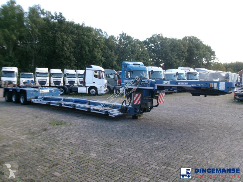 Semiremorca Goldhofer 3-axle lowbed trailer...