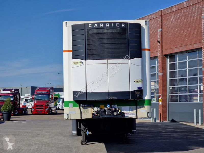 Semirimorchio Lamberet Frigo Carrier Vector...