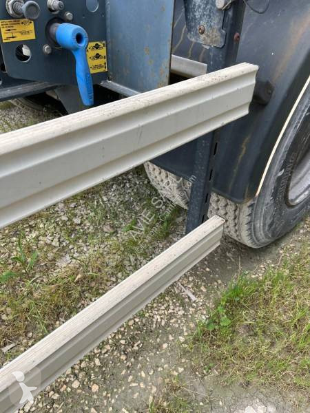 Semi remorque Fruehauf PORTE CONTAINER 2...