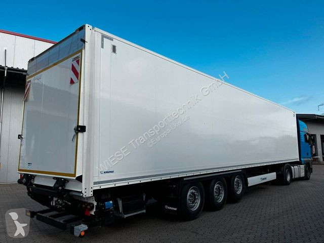 Semitrailer Krone Koffer mit Ladebordwand...
