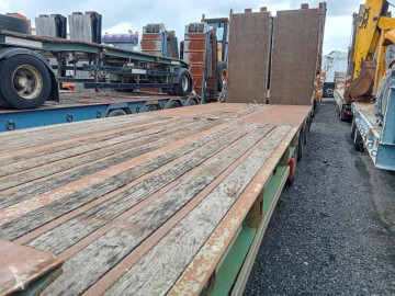 Semi remorque porte engins Castera