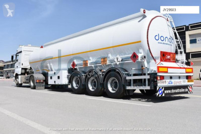 Semi remorque citerne hydrocarbures Donat neuve