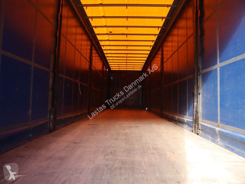 Semitrailer Krone 3 axle curtainside trailer