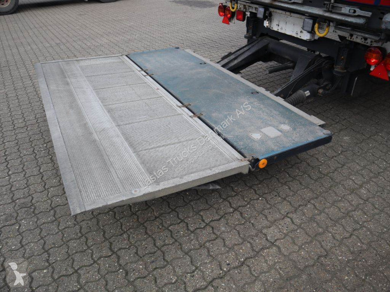 Semitrailer Krone 3 axle curtainside trailer