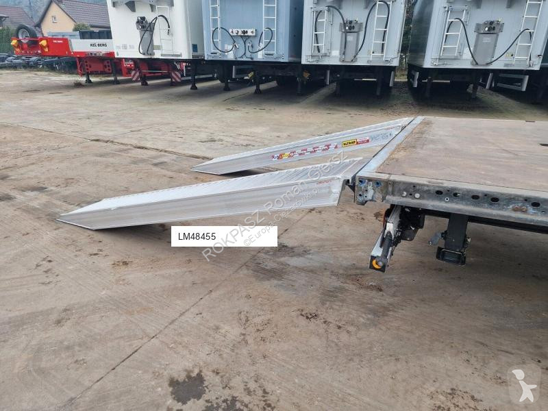 Полуремарке Schmitz Cargobull Low Deck Platform...