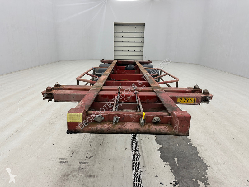 نصف مقطورة Fruehauf Skelet 20 ft