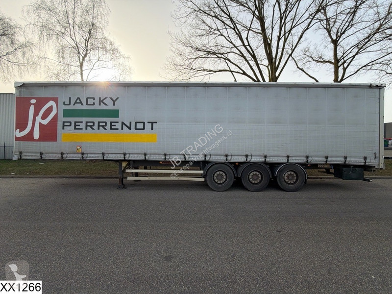 نصف مقطورة Fruehauf Tautliner Lift axle