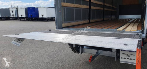 Полуремарке подвижни завеси Lecitrailer нови