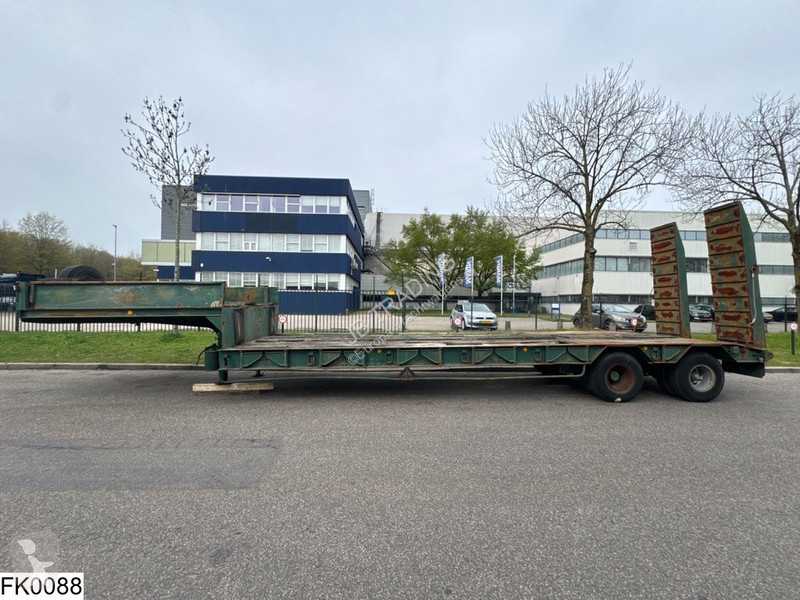 نصف مقطورة Kaiser Lowbed Steel suspension