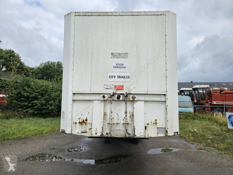 Semi remorque  Closed box - 3x steering axle...