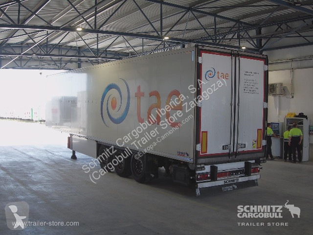 Полуремарке Schmitz Cargobull Reefer Standard