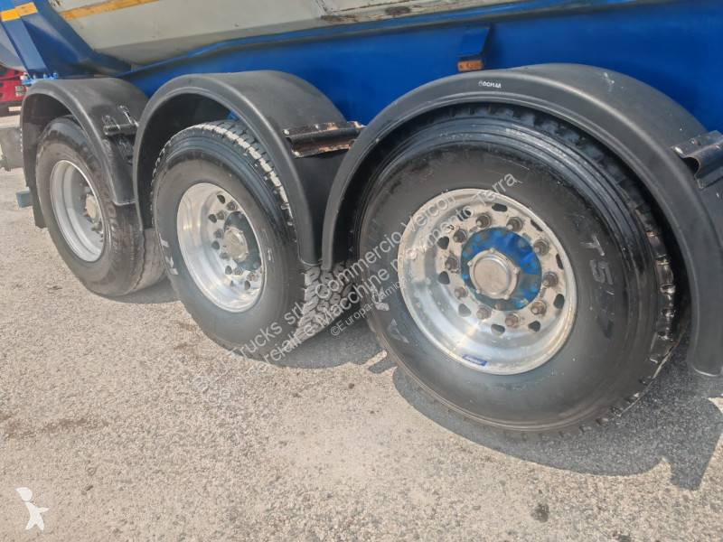 نصف مقطورة Cargotrailers