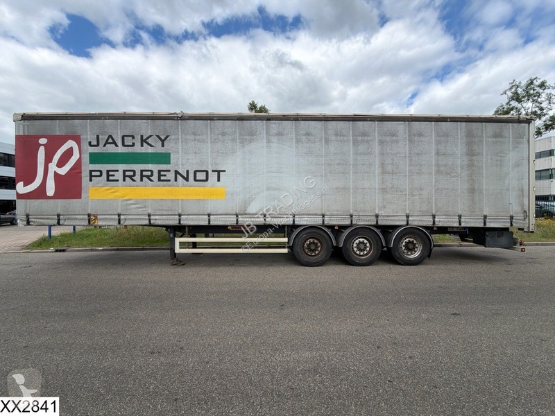 نصف مقطورة Fruehauf Tautliner