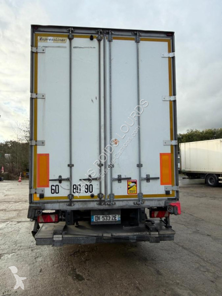 نصف مقطورة Fruehauf