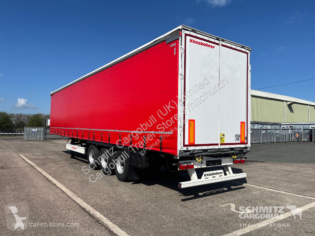 نصف مقطورة Kässbohrer Curtainsider Standard