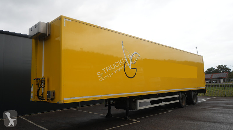 نصف مقطورة Floor 2 axle closed box