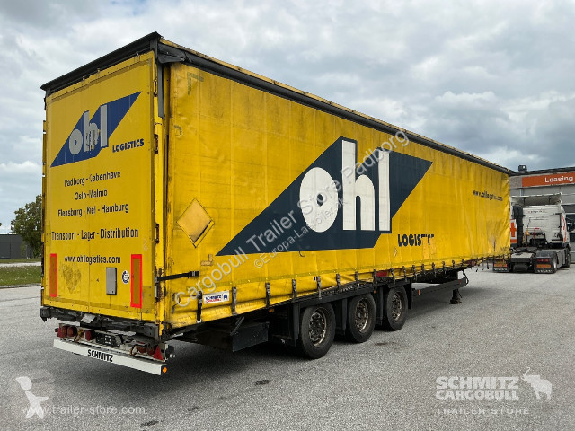 نصف مقطورة Schmitz Cargobull Curtainsider Mega