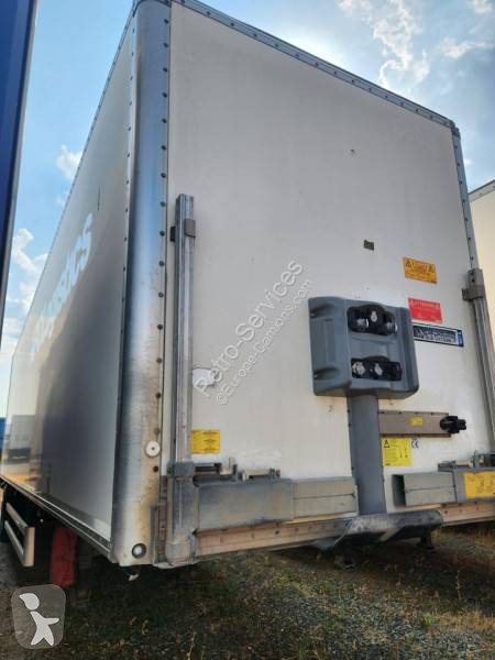 نصف مقطورة Fruehauf