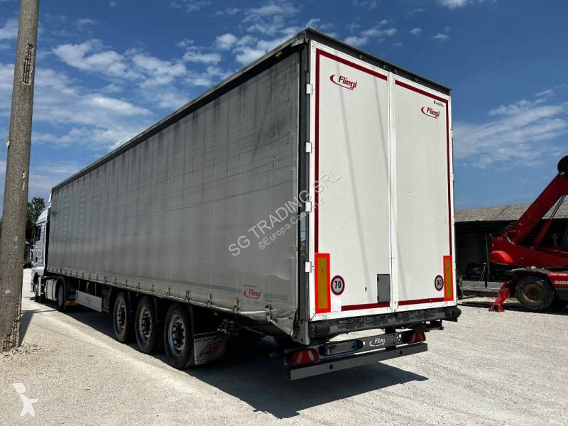 Semirimorchio Fliegl Centinato