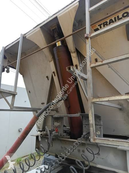نصف مقطورة Trailor
