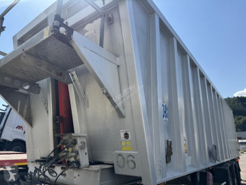 Semitrailer flak Benalu