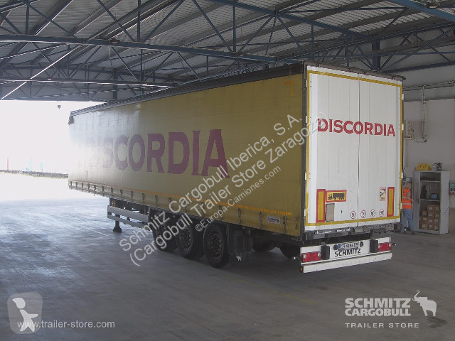 نصف مقطورة Schmitz Cargobull Curtainsider Standard