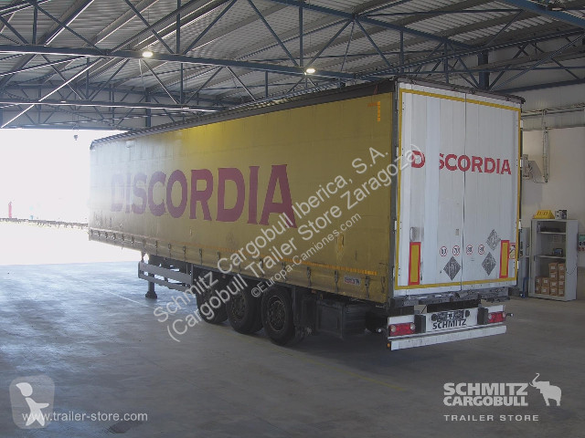 نصف مقطورة Schmitz Cargobull Curtainsider Standard