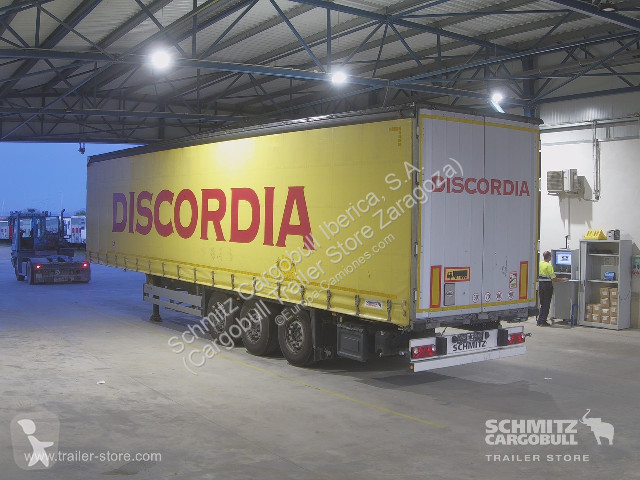 نصف مقطورة Schmitz Cargobull Curtainsider Standard