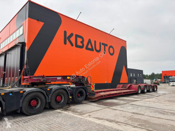 Heavy equipment transport semi-trailer