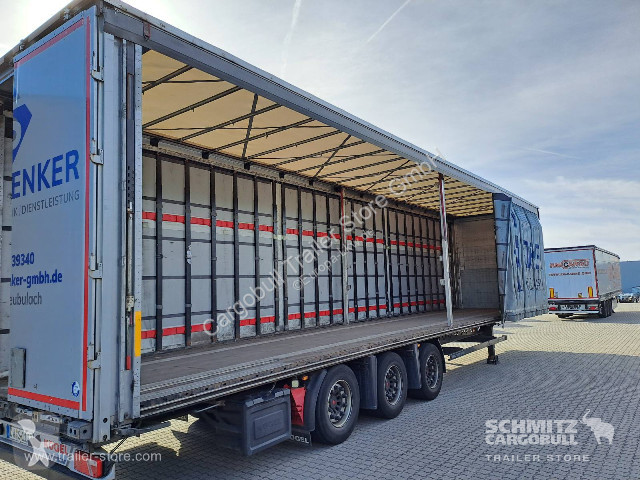 Semirremolque Kögel Curtainsider Mega